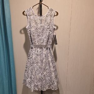 (J7) Betsy Adam Silver Lace Mini Dress Sz 8